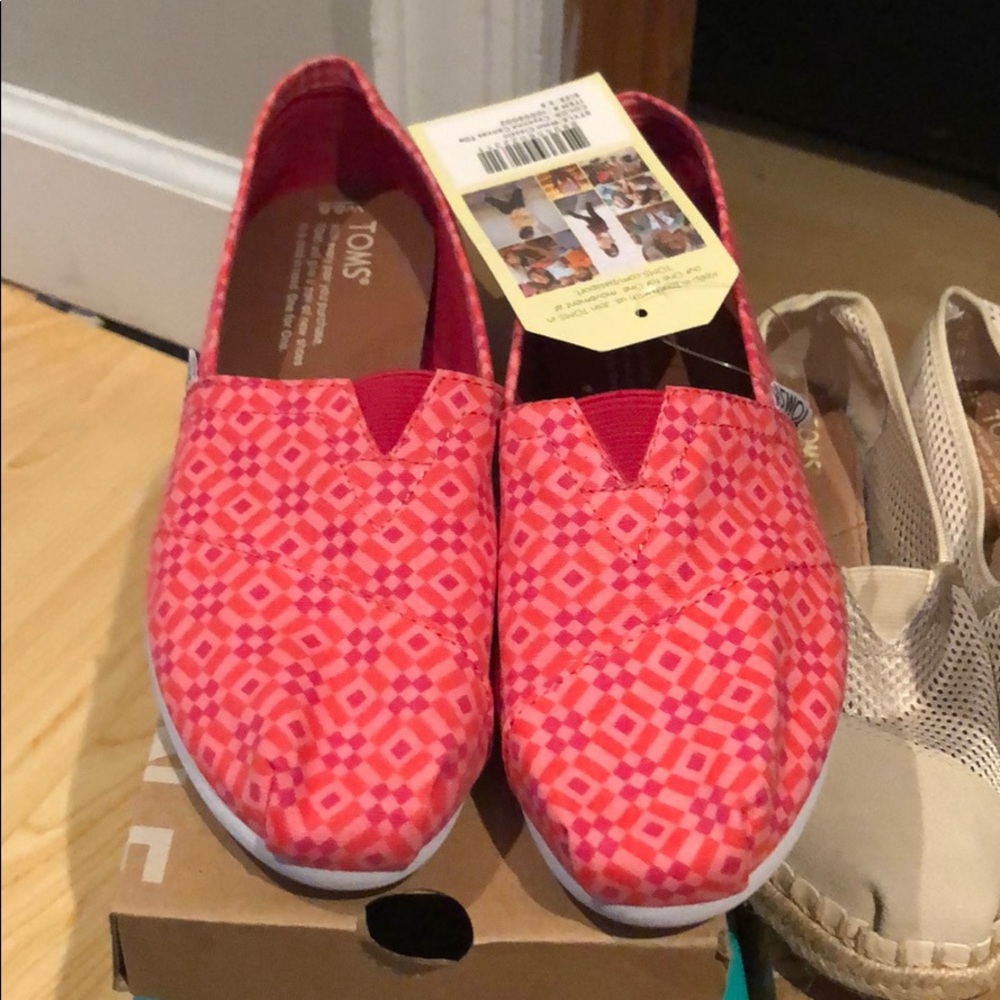 Toms